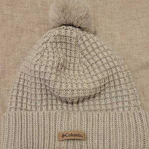 New Columbia pompom toque